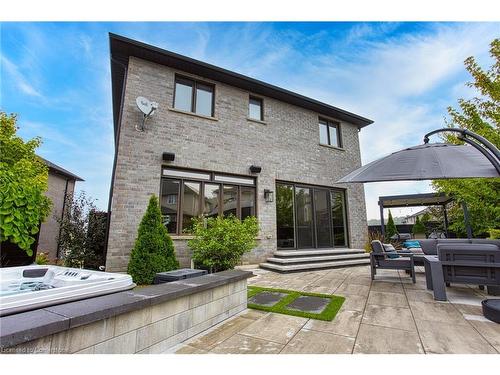 44 Riesling Court, Hamilton, ON - Outdoor