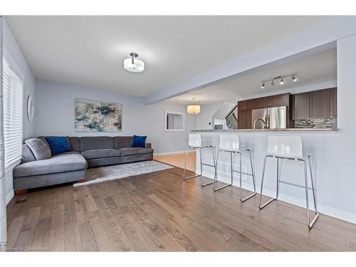 7-615 Rymal Road E, Hamilton, ON - Indoor Photo Showing Living Room