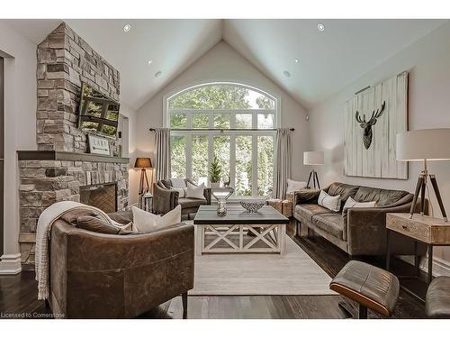 883 Kingsway Drive, Burlington, ON - Indoor Photo Showing Living Room With Fireplace