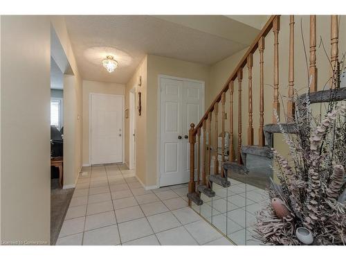 2090 Deer Run Avenue, Burlington, ON - Indoor Photo Showing Other Room