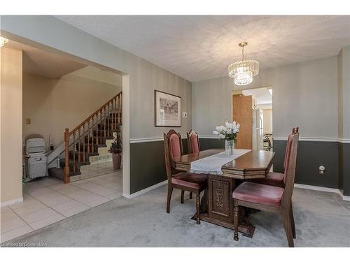 2090 Deer Run Avenue, Burlington, ON - Indoor Photo Showing Dining Room