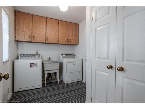 2090 Deer Run Avenue, Burlington, ON - Indoor Photo Showing Laundry Room