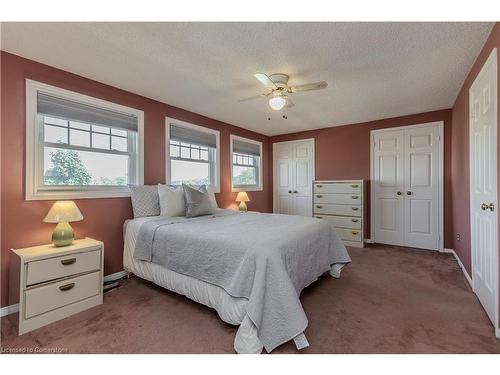 2090 Deer Run Avenue, Burlington, ON - Indoor Photo Showing Bedroom