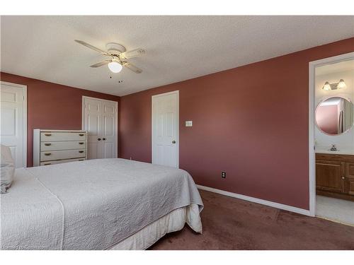 2090 Deer Run Avenue, Burlington, ON - Indoor Photo Showing Bedroom