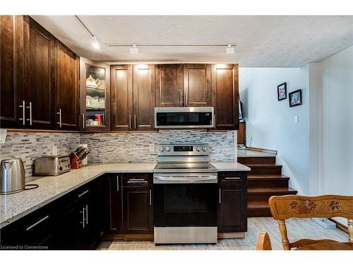 82 Osler Drive, Dundas, ON - Indoor Photo Showing Kitchen