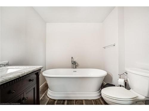 82 Osler Drive, Dundas, ON - Indoor Photo Showing Bathroom