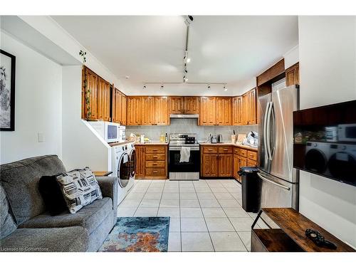 82 Osler Drive, Dundas, ON - Indoor Photo Showing Kitchen