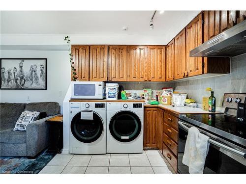 82 Osler Drive, Dundas, ON - Indoor Photo Showing Laundry Room