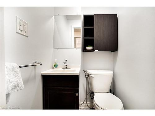 82 Osler Drive, Dundas, ON - Indoor Photo Showing Bathroom