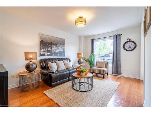 67 Golden Iris Crescent, Waterdown, ON - Indoor Photo Showing Living Room