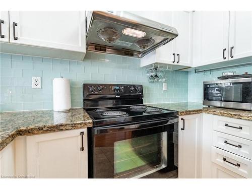 67 Golden Iris Crescent, Waterdown, ON - Indoor Photo Showing Kitchen