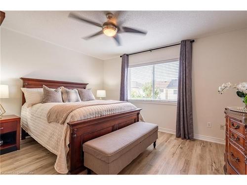 67 Golden Iris Crescent, Waterdown, ON - Indoor Photo Showing Bedroom