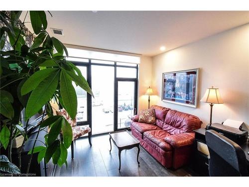 Ph412-38 Harbour Street, Port Dover, ON - Indoor Photo Showing Living Room