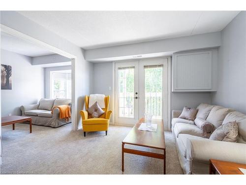 303-4003 Kilmer Drive, Burlington, ON - Indoor Photo Showing Living Room