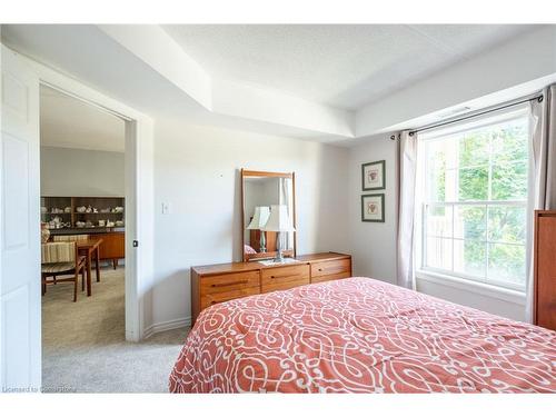 303-4003 Kilmer Drive, Burlington, ON - Indoor Photo Showing Bedroom