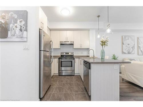 331-5317 Upper Middle Road, Burlington, ON - Indoor Photo Showing Kitchen With Upgraded Kitchen