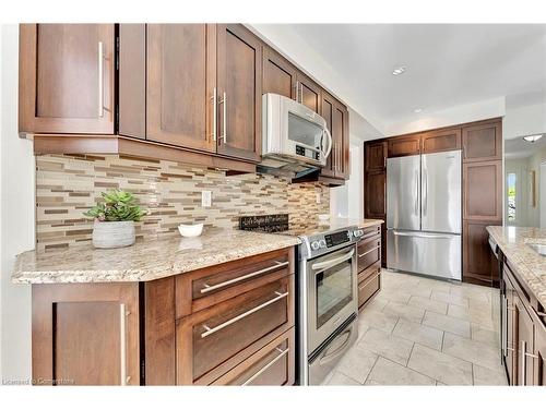 19 Falconridge Drive, Hamilton, ON - Indoor Photo Showing Kitchen With Stainless Steel Kitchen With Upgraded Kitchen