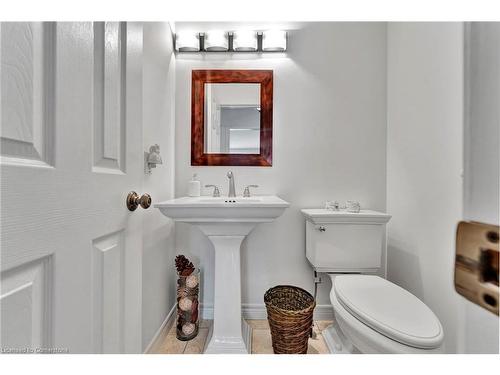 19 Falconridge Drive, Hamilton, ON - Indoor Photo Showing Bathroom