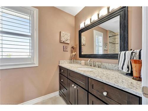 19 Falconridge Drive, Hamilton, ON - Indoor Photo Showing Bathroom