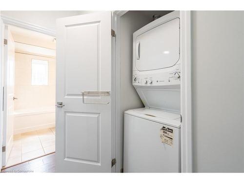 214-170 Rockhaven Lane, Waterdown, ON - Indoor Photo Showing Laundry Room