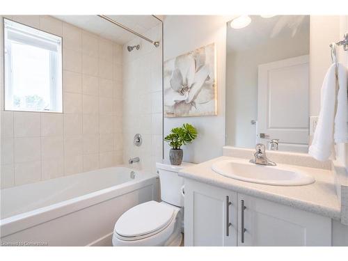 214-170 Rockhaven Lane, Waterdown, ON - Indoor Photo Showing Bathroom