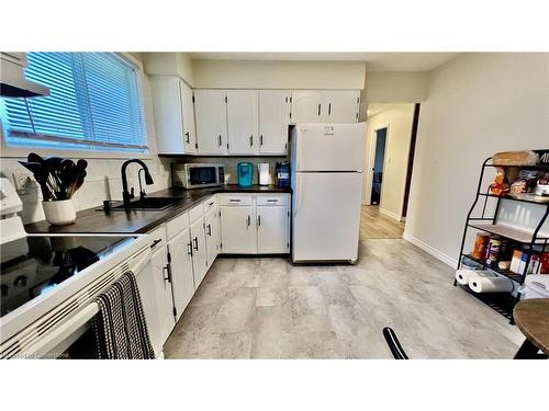 6 Deer Avenue, Manitouwadge, ON - Indoor Photo Showing Kitchen