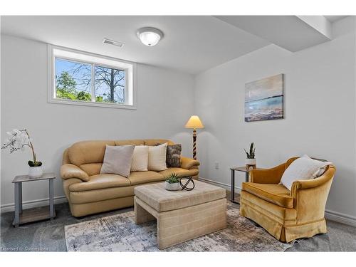 61 Horseshoe Bay Road, Dunnville, ON - Indoor Photo Showing Living Room