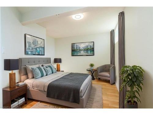 270 Metcalfe Street S, Simcoe, ON - Indoor Photo Showing Bedroom