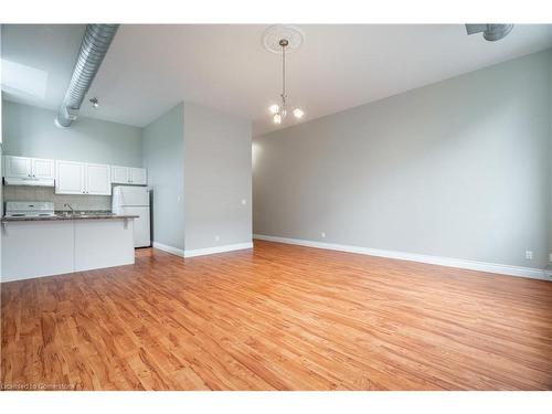 208-76 Dalhousie Street, Brantford, ON - Indoor Photo Showing Kitchen