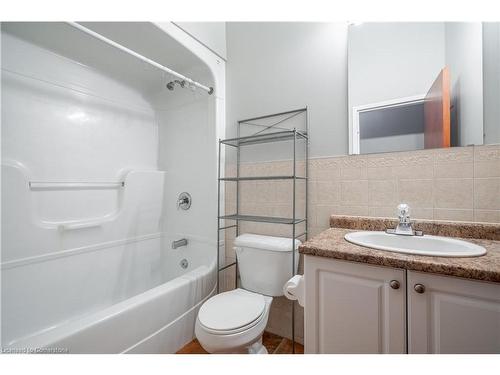 208-76 Dalhousie Street, Brantford, ON - Indoor Photo Showing Bathroom