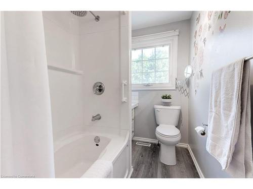 2259 Ingersoll Drive, Burlington, ON - Indoor Photo Showing Bathroom