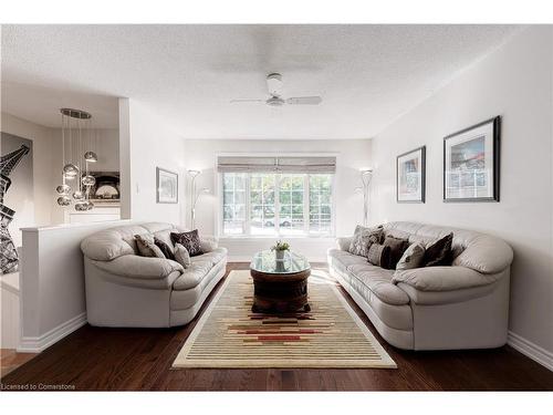 2259 Ingersoll Drive, Burlington, ON - Indoor Photo Showing Living Room