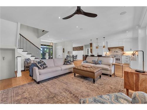 42 Parsonage Road, Ancaster, ON - Indoor Photo Showing Living Room