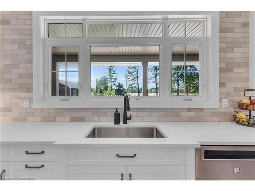 42 Parsonage Road, Ancaster, ON - Indoor Photo Showing Kitchen