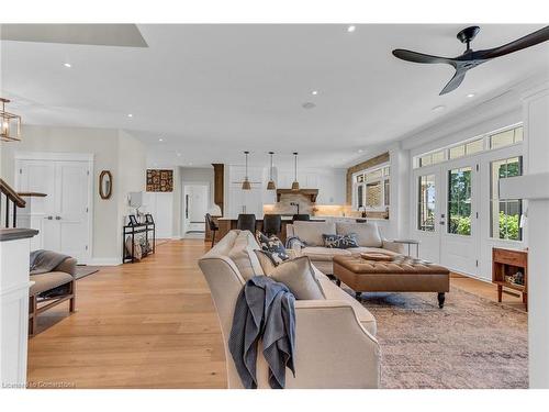 42 Parsonage Road, Ancaster, ON - Indoor Photo Showing Living Room