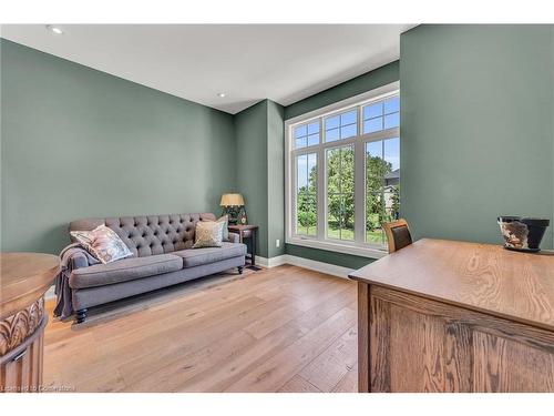 42 Parsonage Road, Ancaster, ON - Indoor Photo Showing Living Room