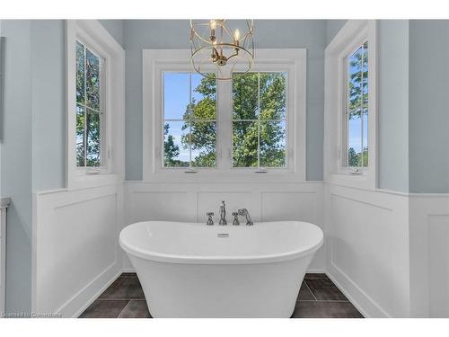 42 Parsonage Road, Ancaster, ON - Indoor Photo Showing Bathroom