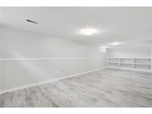 77 Greenford Drive, Hamilton, ON - Indoor Photo Showing Other Room