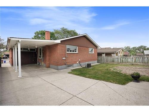 77 Greenford Drive, Hamilton, ON - Outdoor