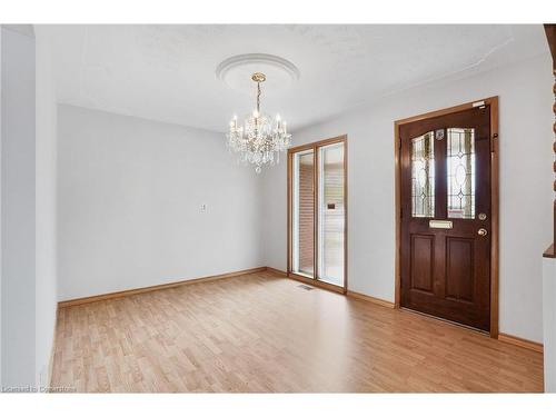 77 Greenford Drive, Hamilton, ON - Indoor Photo Showing Other Room