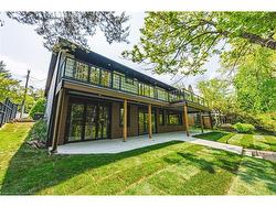 829 Forest Glen Avenue  Burlington, ON L7T 2L1