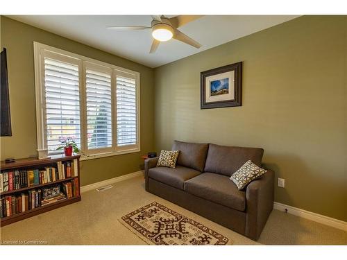 27 Andrew Lane, Thorold, ON - Indoor Photo Showing Living Room