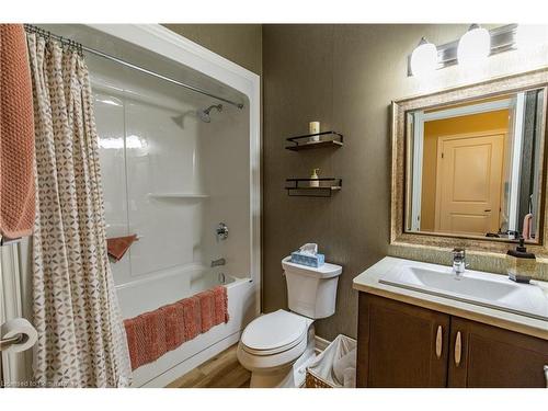 27 Andrew Lane, Thorold, ON - Indoor Photo Showing Bathroom