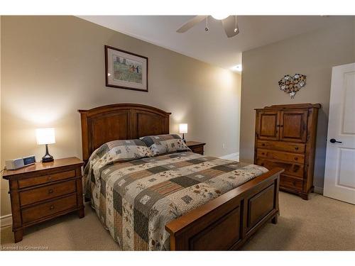 27 Andrew Lane, Thorold, ON - Indoor Photo Showing Bedroom