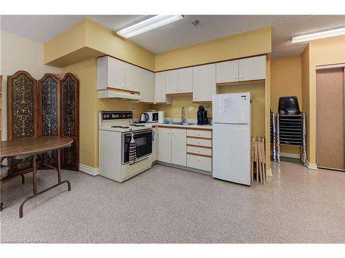 410-88 Tollgate Road, Brantford, ON - Indoor Photo Showing Kitchen