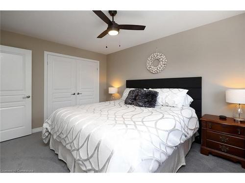 38-515 Winston Road, Grimsby, ON - Indoor Photo Showing Bedroom