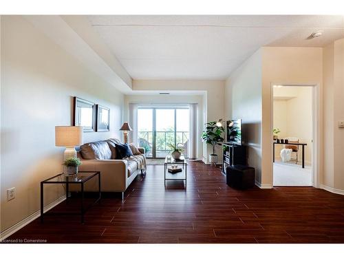 410-2085 Amherst Heights Drive, Burlington, ON - Indoor Photo Showing Living Room