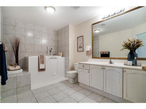 410-2085 Amherst Heights Drive, Burlington, ON - Indoor Photo Showing Bathroom