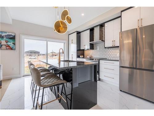 Lot 57 Walker Road, Fonthill, ON - Indoor Photo Showing Kitchen With Upgraded Kitchen