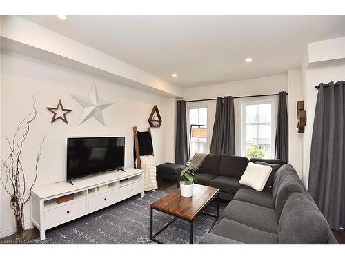 8 Sharp Drive, Ancaster, ON - Indoor Photo Showing Living Room